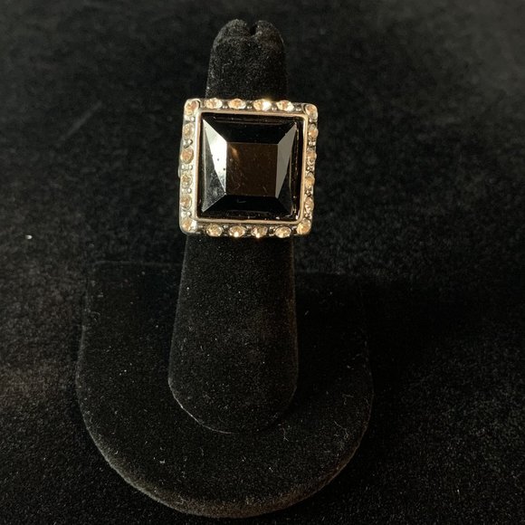 Black,Clear,Square, Silver Tone Stretch Ring - Picture 1 of 2